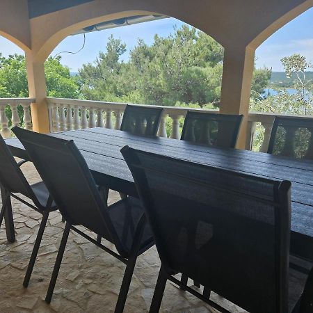 Villa Punta Blava - Beach Front, Ideal For Family Vacation With Kids, Large Terraces With Sea View, Internet, Netflix, No Pets Allowed Obrovac Ngoại thất bức ảnh