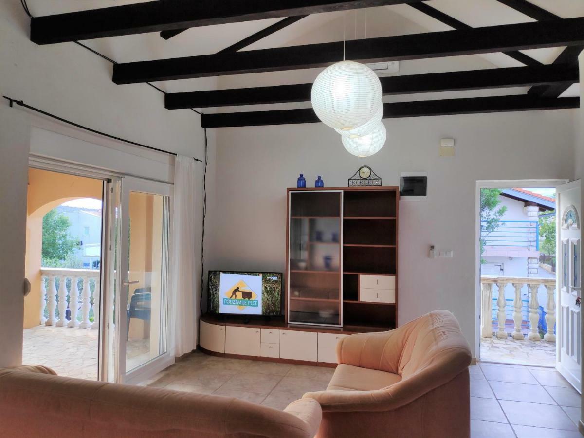 Villa Punta Blava - Beach Front, Ideal For Family Vacation With Kids, Large Terraces With Sea View, Internet, Netflix, No Pets Allowed Obrovac Ngoại thất bức ảnh