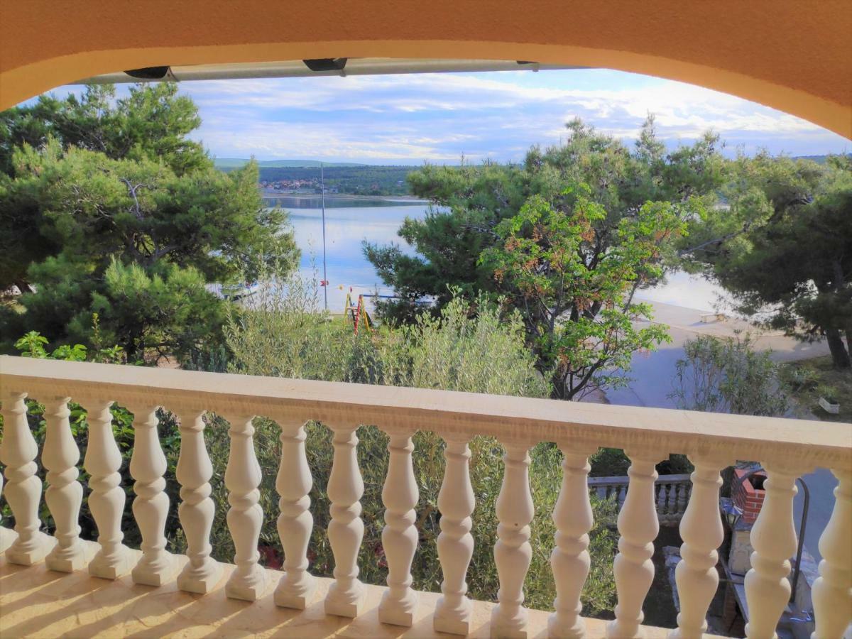 Villa Punta Blava - Beach Front, Ideal For Family Vacation With Kids, Large Terraces With Sea View, Internet, Netflix, No Pets Allowed Obrovac Ngoại thất bức ảnh
