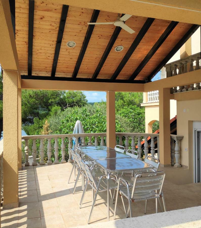 Villa Punta Blava - Beach Front, Ideal For Family Vacation With Kids, Large Terraces With Sea View, Internet, Netflix, No Pets Allowed Obrovac Ngoại thất bức ảnh