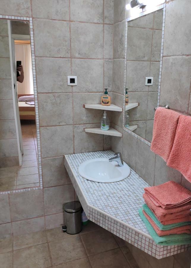 Villa Punta Blava - Beach Front, Ideal For Family Vacation With Kids, Large Terraces With Sea View, Internet, Netflix, No Pets Allowed Obrovac Ngoại thất bức ảnh
