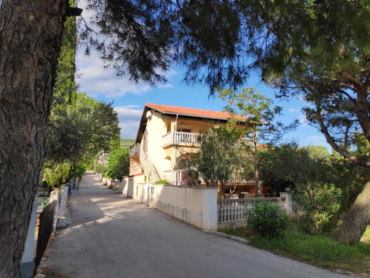 Villa Punta Blava - Beach Front, Ideal For Family Vacation With Kids, Large Terraces With Sea View, Internet, Netflix, No Pets Allowed Obrovac Ngoại thất bức ảnh